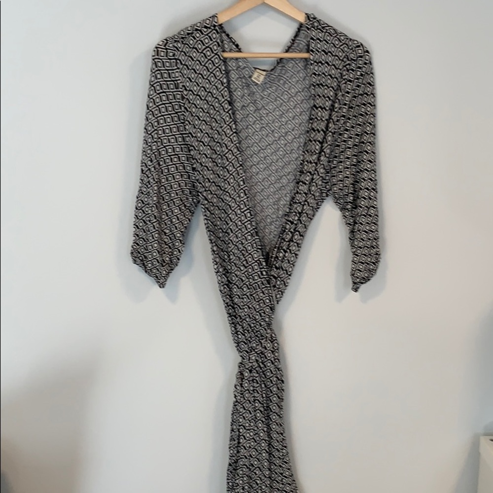 Old Navy black and white patterned wrap dress
